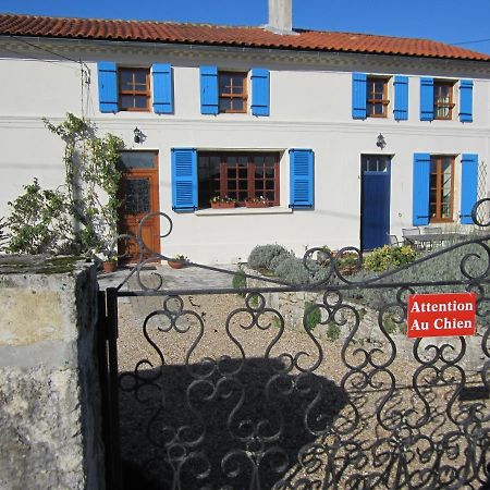 Numero 34 Burie Exterior foto